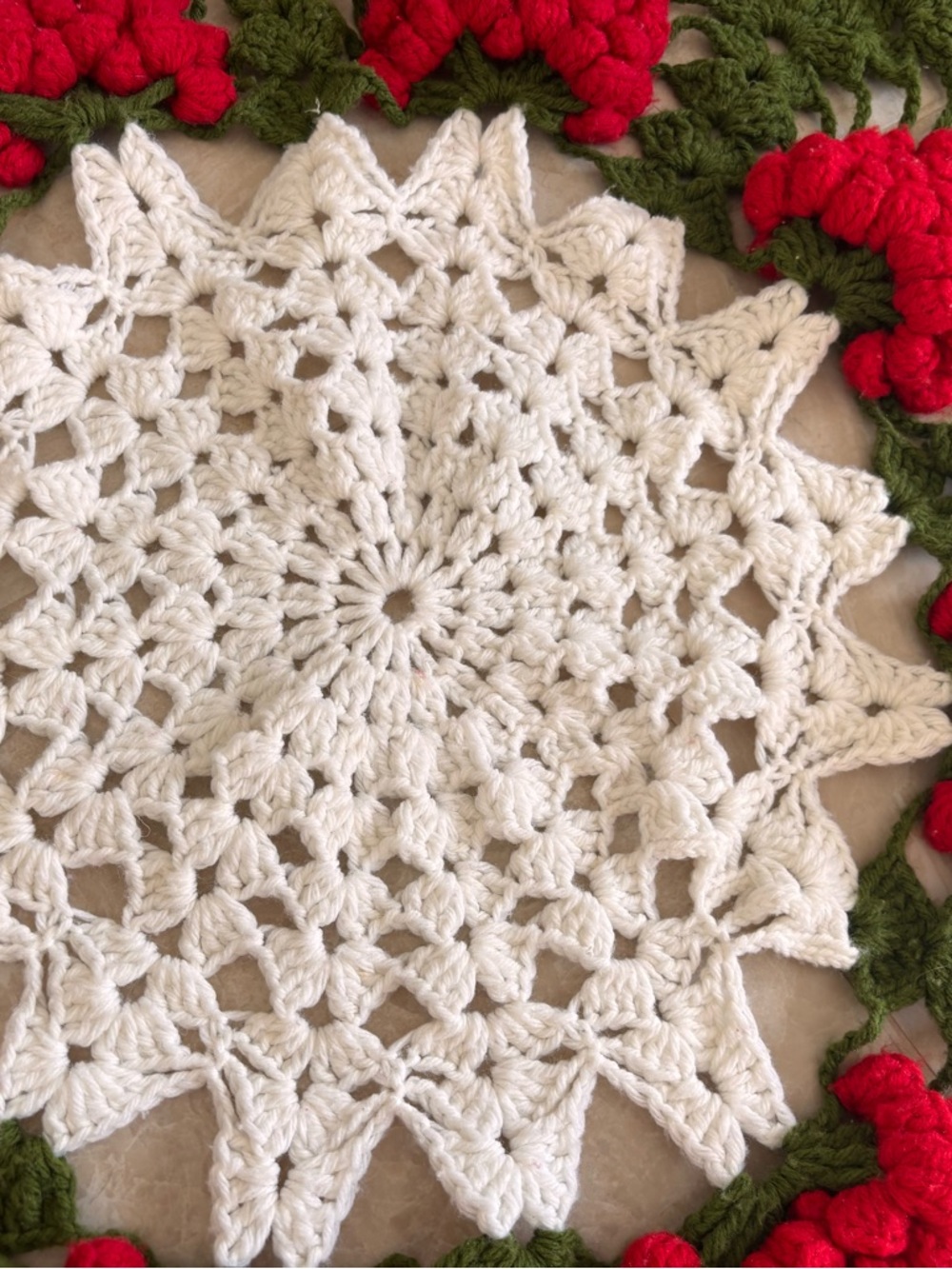 Vintage Handmade Crochet Round Tablecloth With 3D Grape Cluster Pattern Granny - Picture 8 of 11